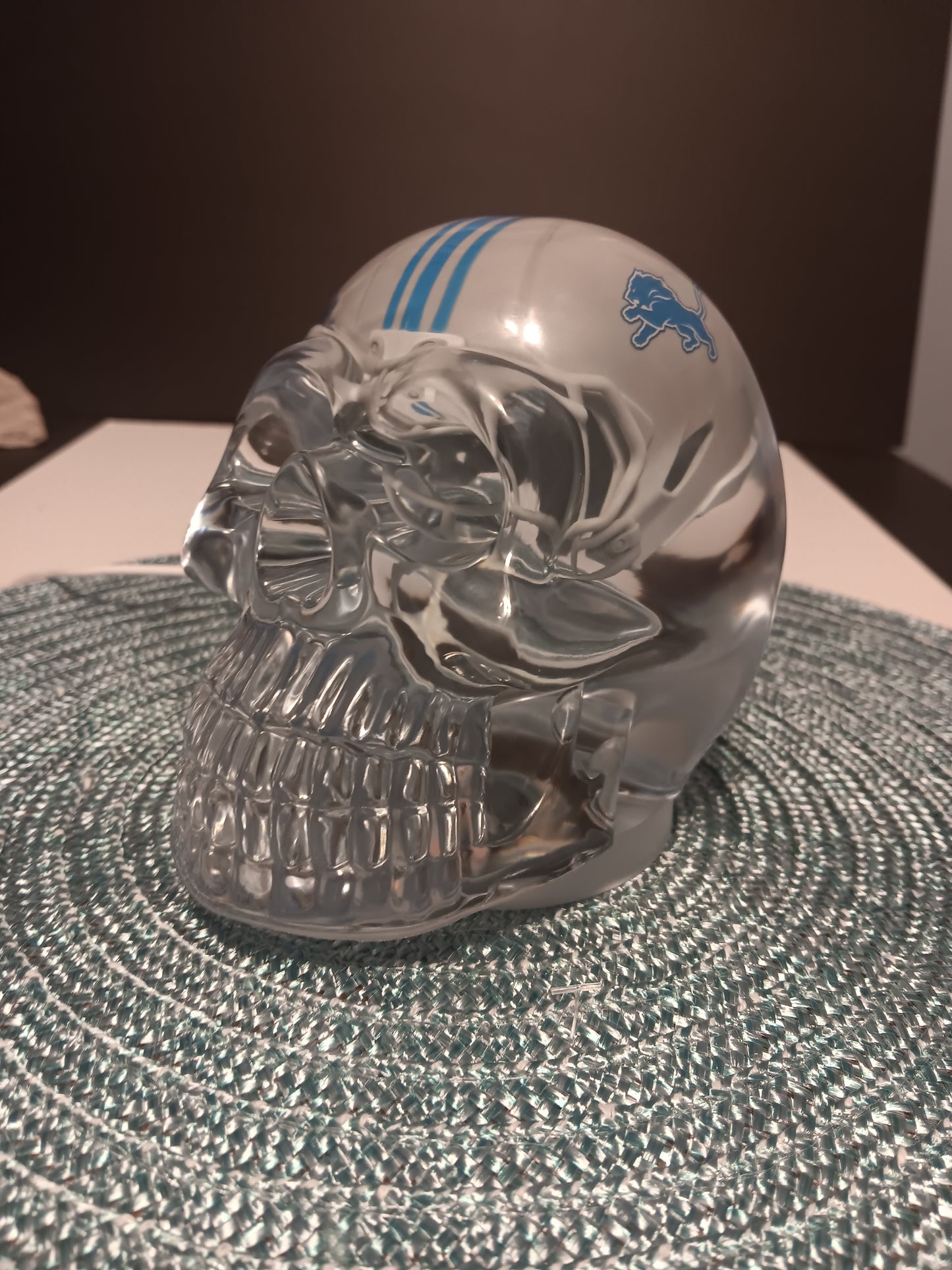 Large Cystal clear epoxy resin Detroit Lions Skull Light
