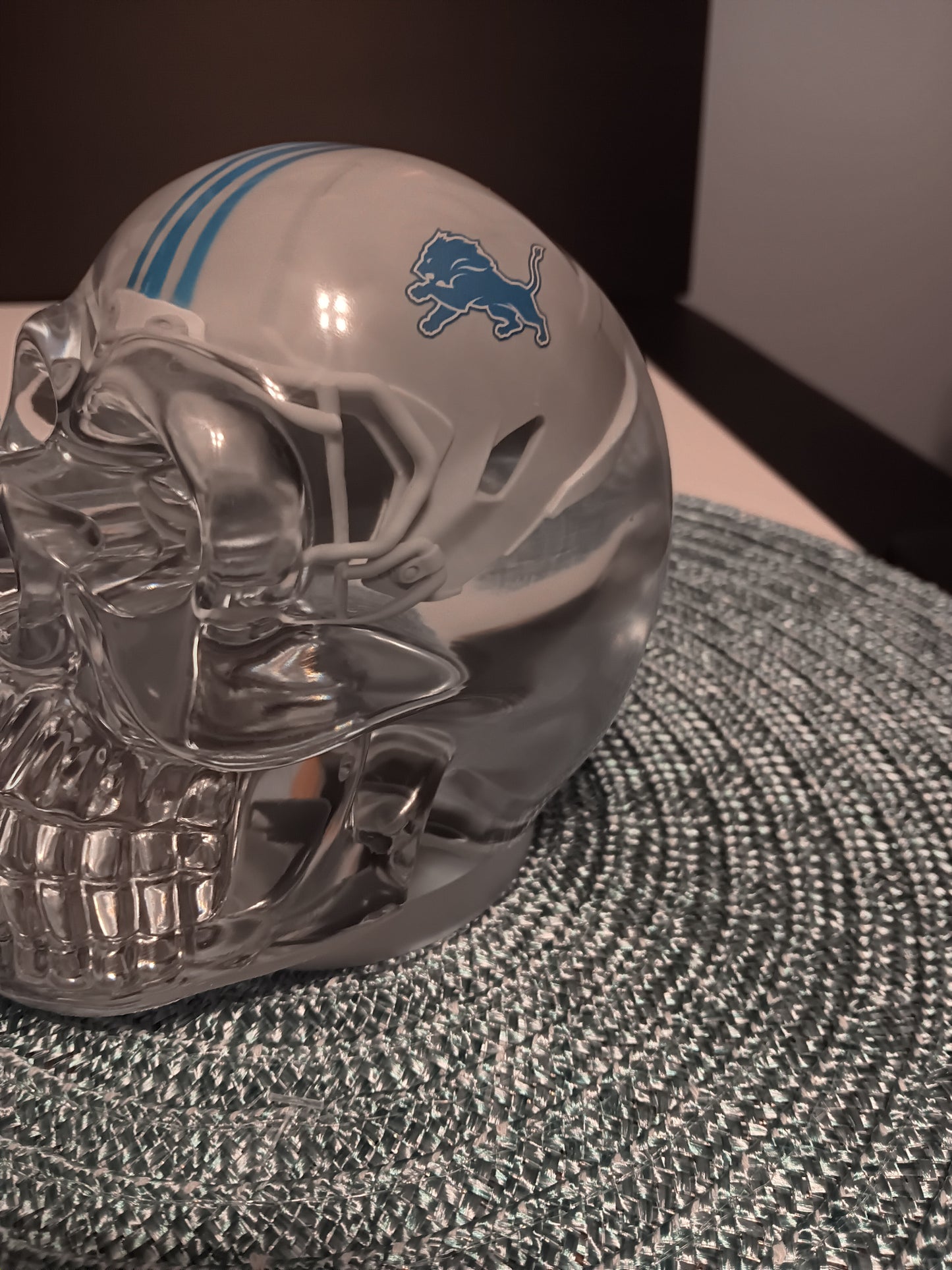 Large Cystal clear epoxy resin Detroit Lions Skull Light