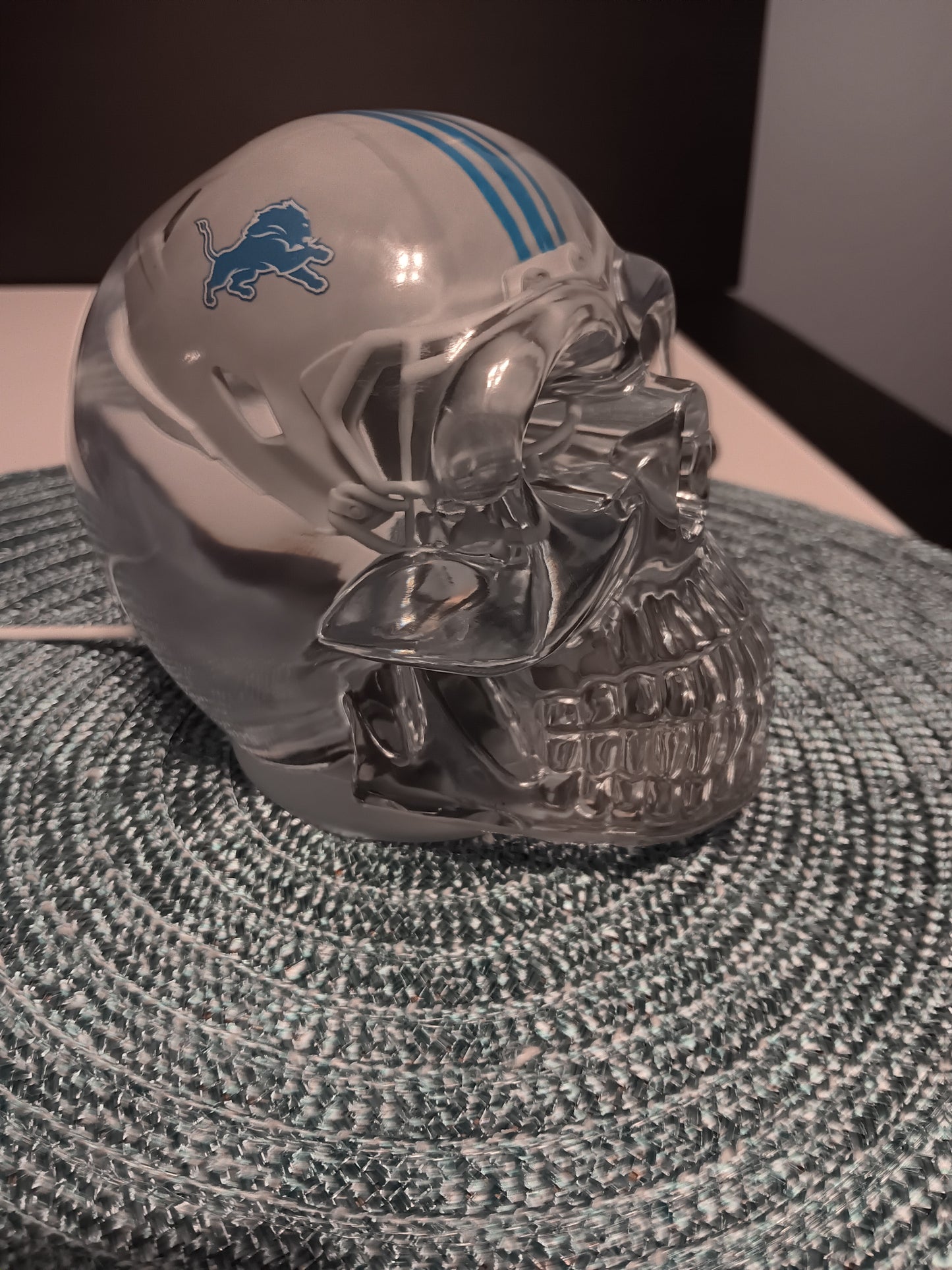 Large Cystal clear epoxy resin Detroit Lions Skull Light