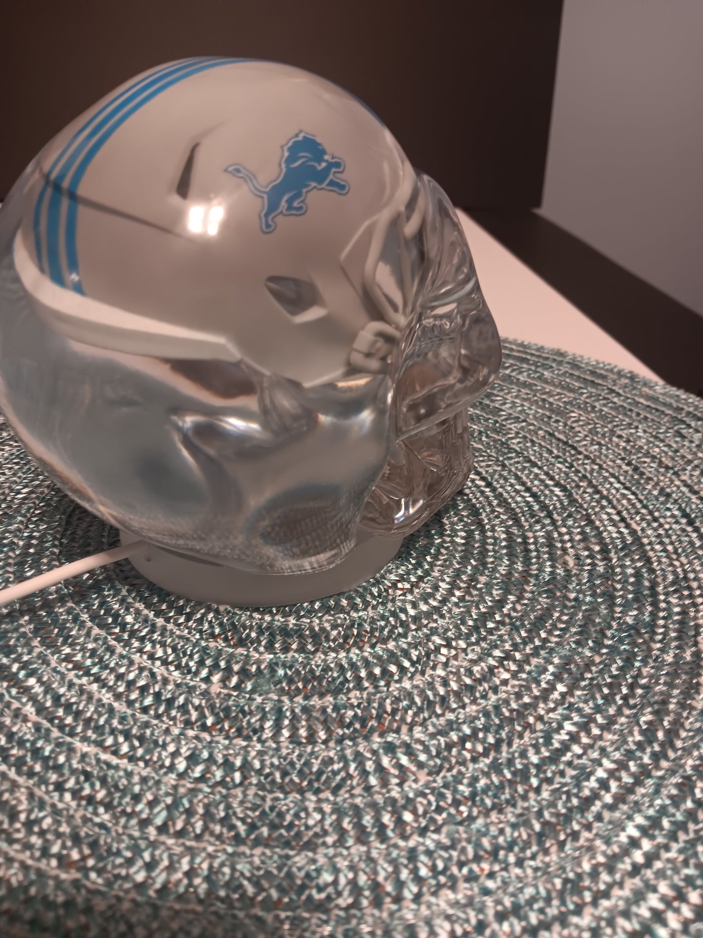 Large Cystal clear epoxy resin Detroit Lions Skull Light