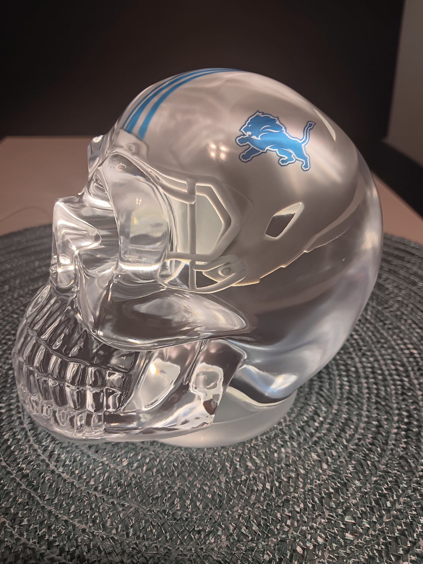 Large Cystal clear epoxy resin Detroit Lions Skull Light