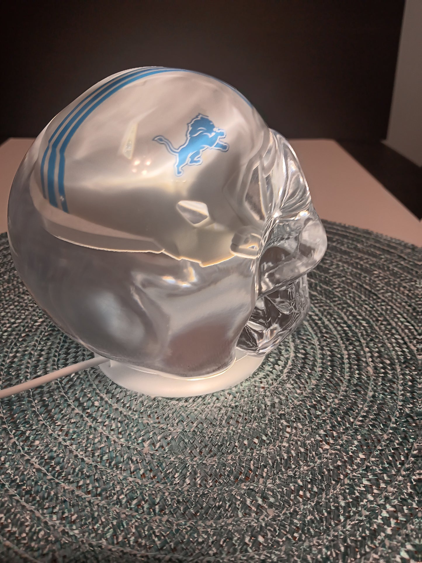 Large Cystal clear epoxy resin Detroit Lions Skull Light