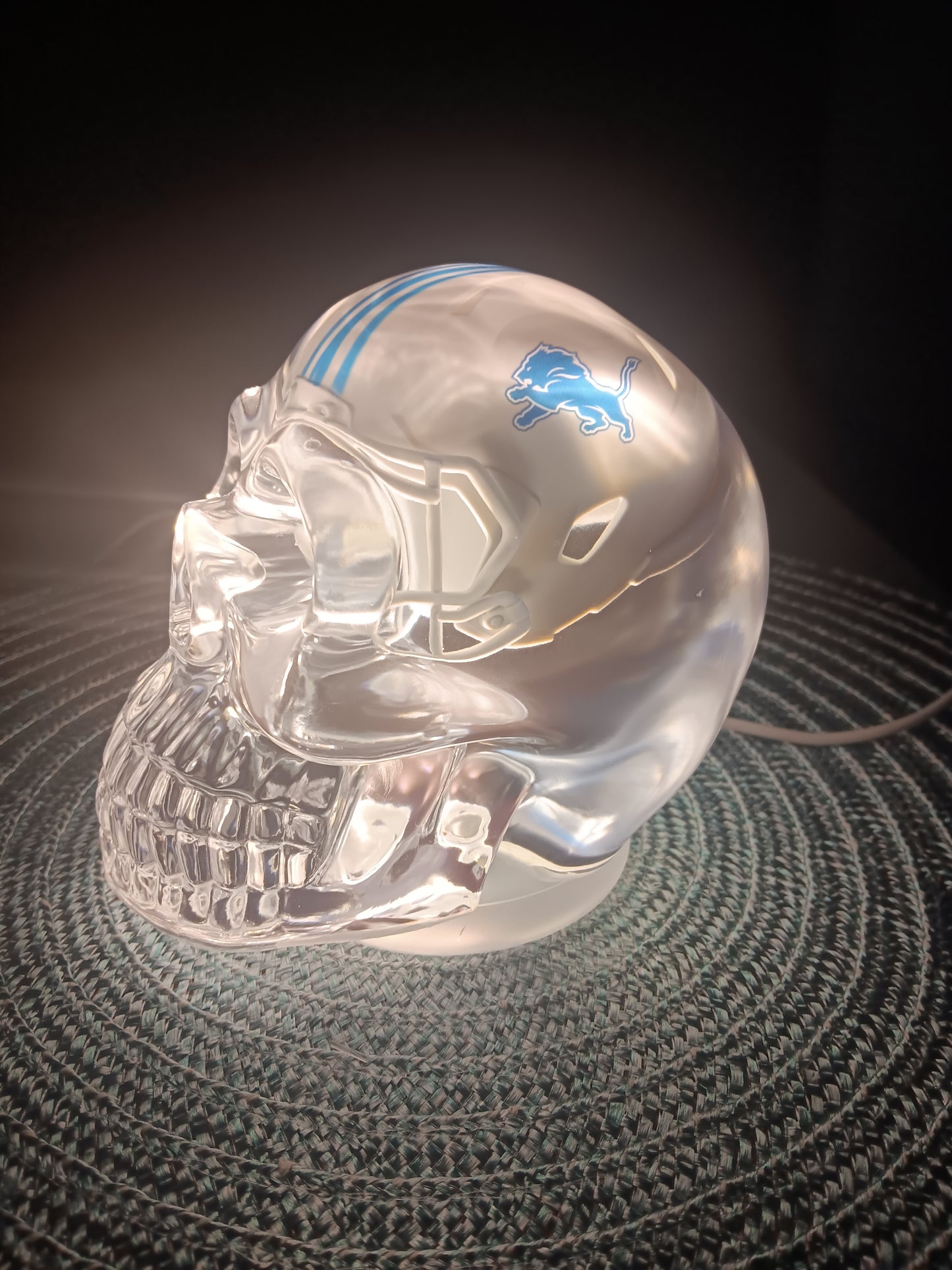 Large Cystal clear epoxy resin Detroit Lions Skull Light