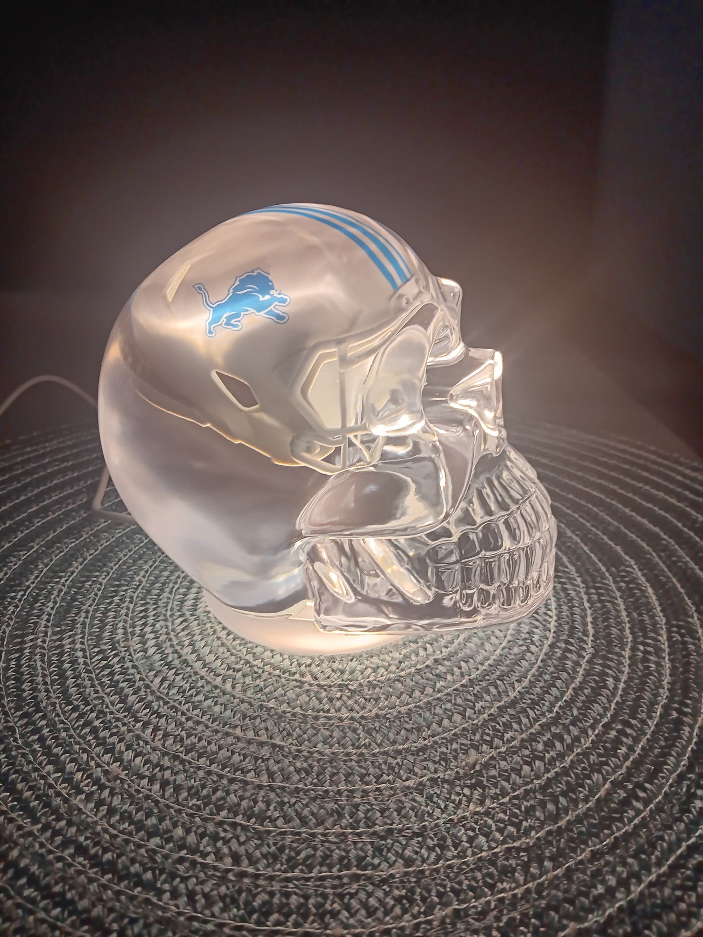 Large Cystal clear epoxy resin Detroit Lions Skull Light