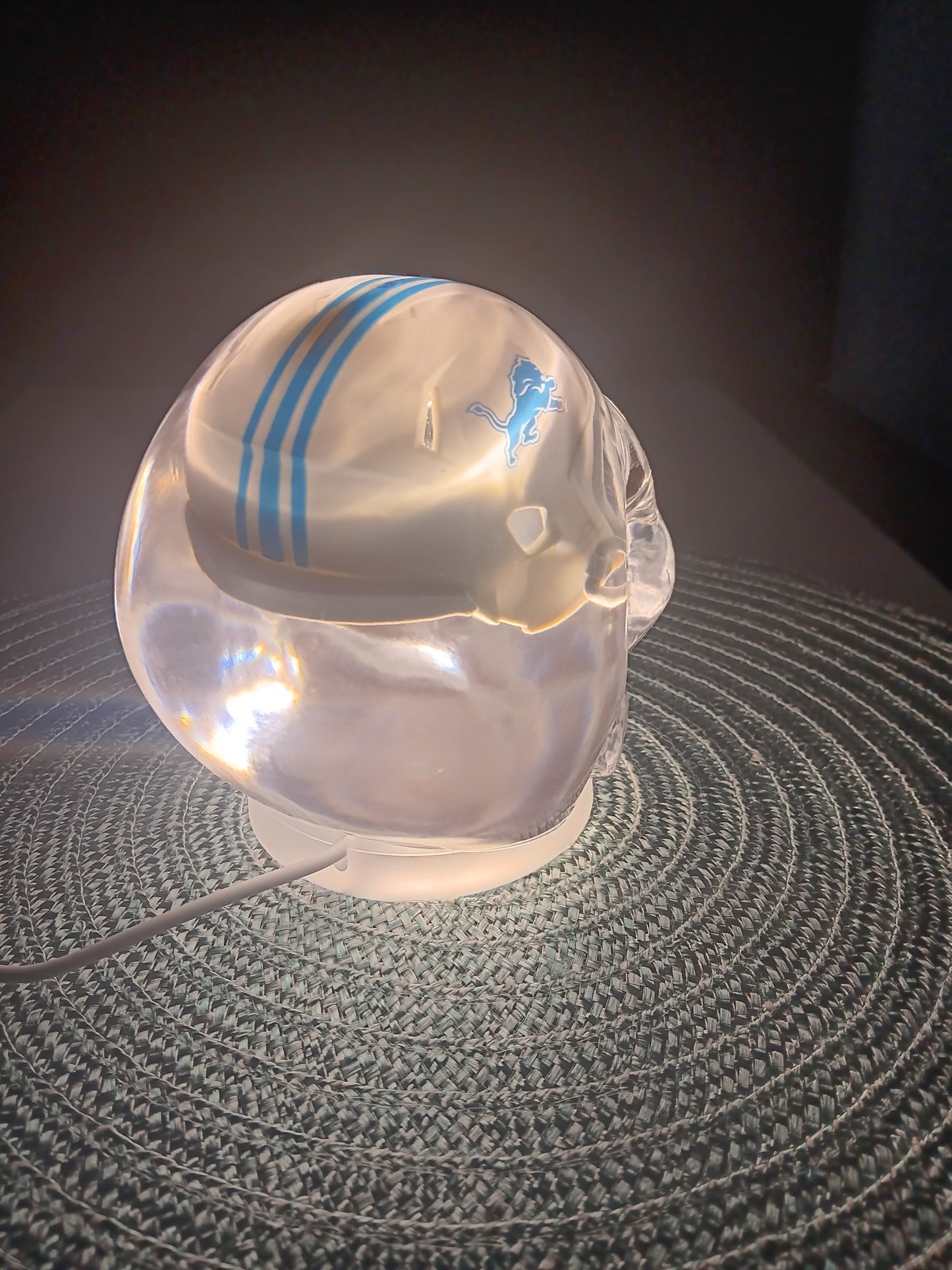 Large Cystal clear epoxy resin Detroit Lions Skull Light