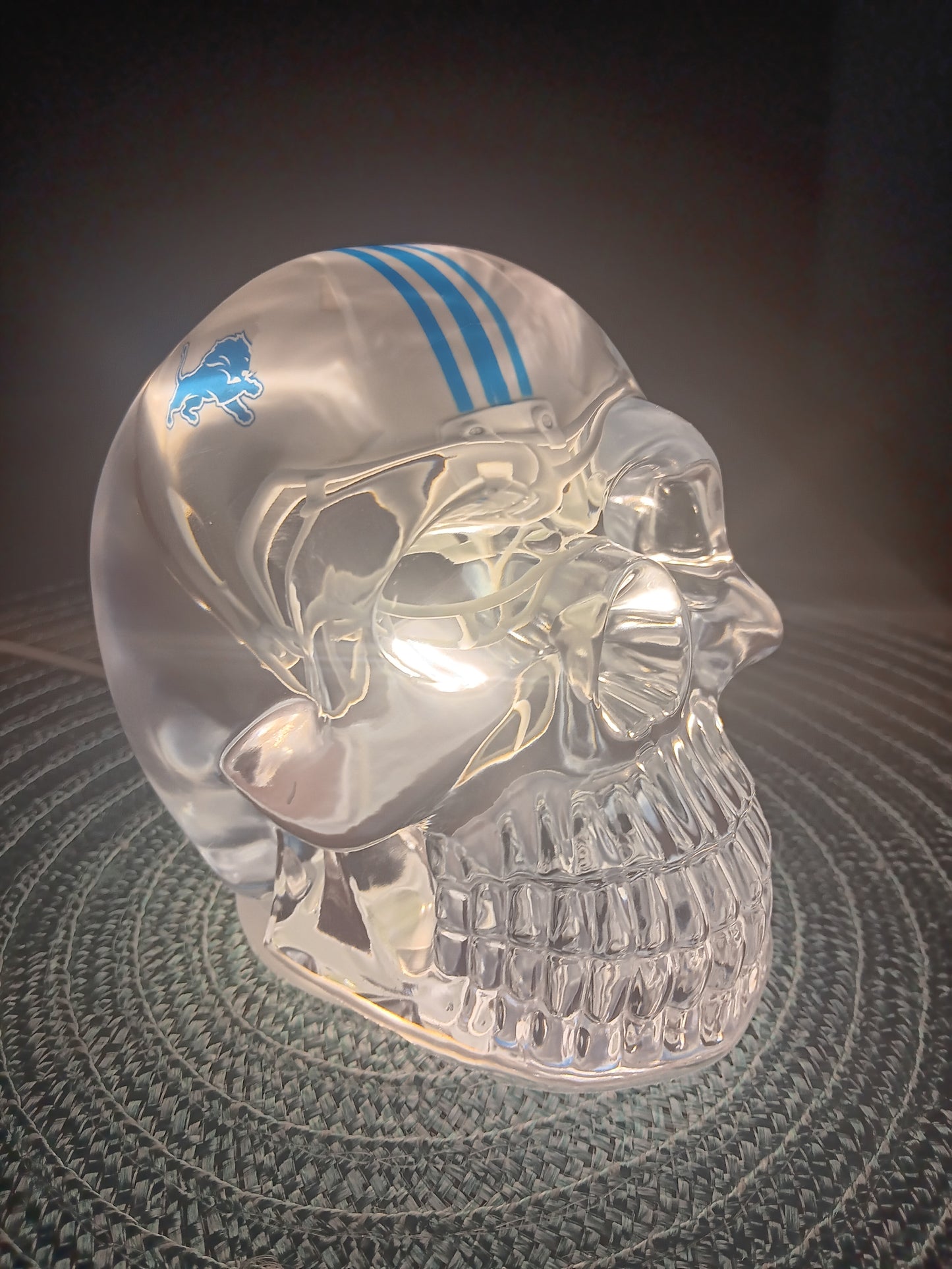 Large Cystal clear epoxy resin Detroit Lions Skull Light