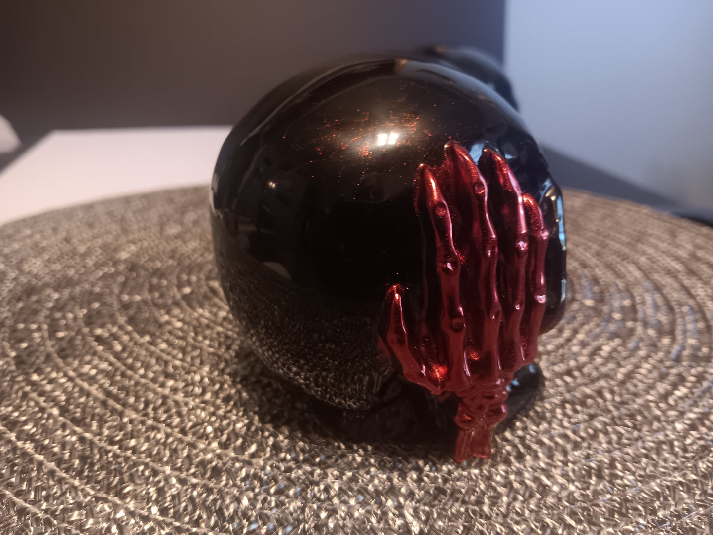 Hear No evil / See no Evil / Speak No Evil Black and red skulls