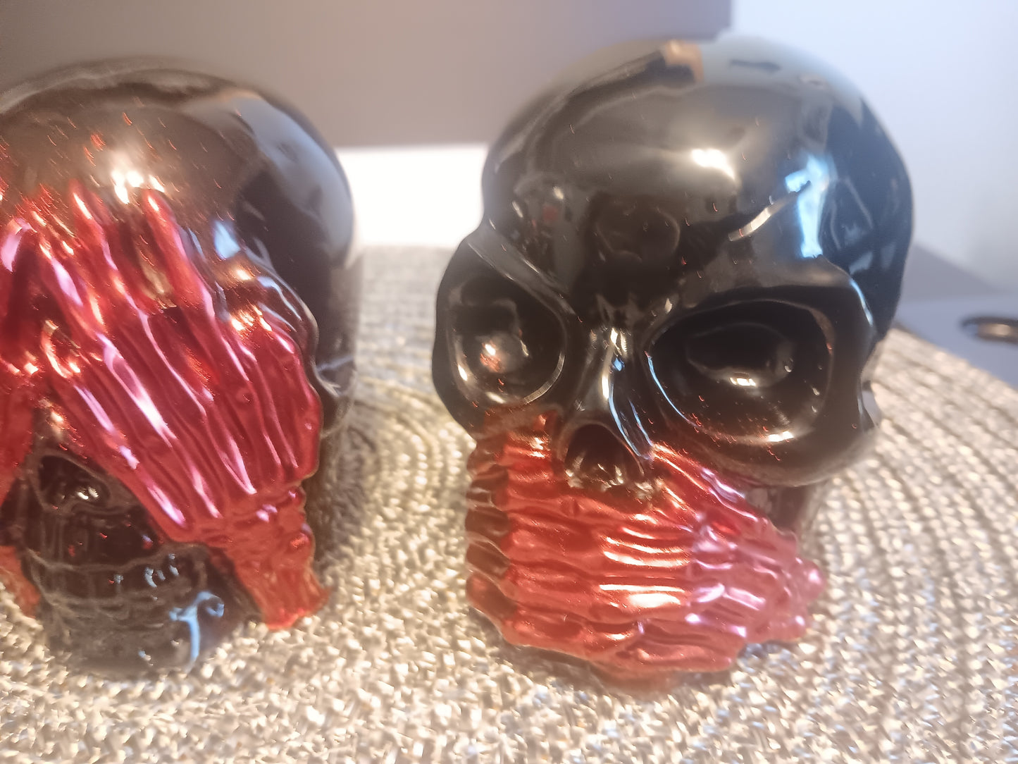 Hear No evil / See no Evil / Speak No Evil Black and red skulls