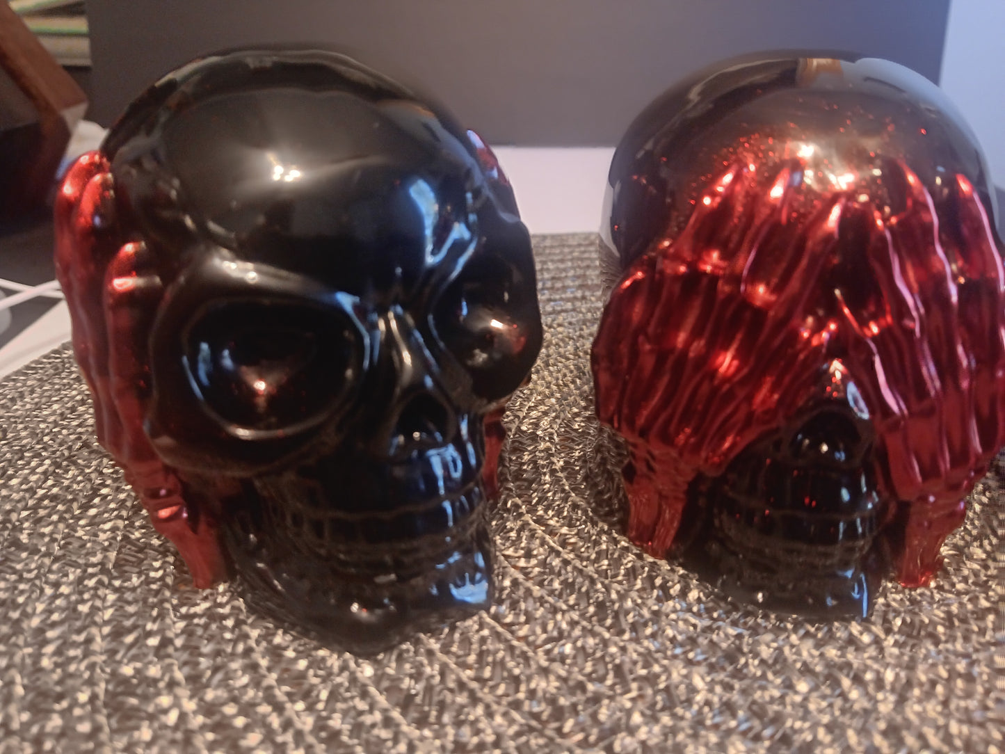 Hear No evil / See no Evil / Speak No Evil Black and red skulls